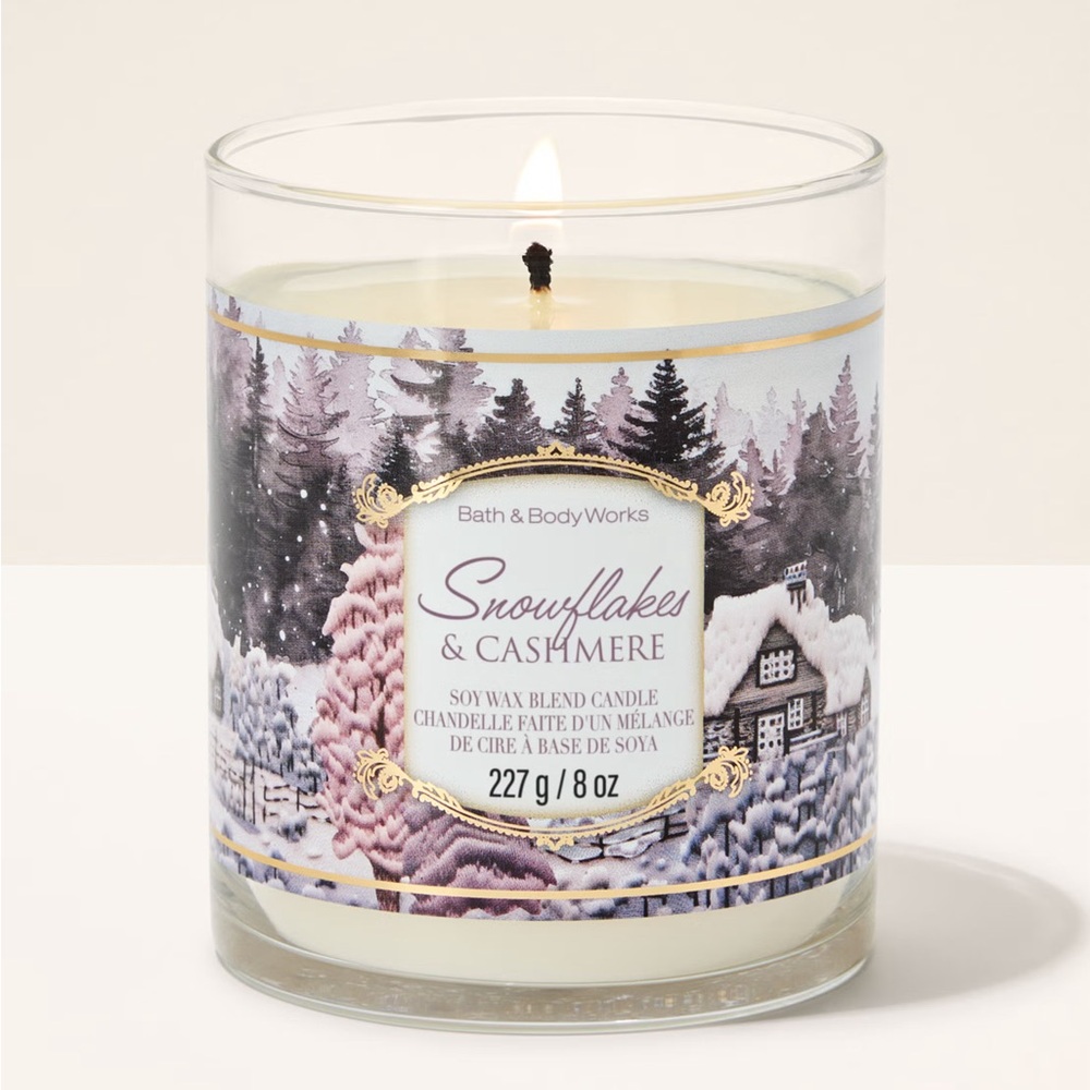 New Bath & Body Works Single Wick Candle in Snowflakes & Cashmere
